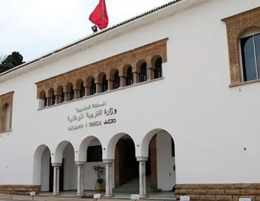 مؤسسة خاصة بالقنيطرة تمنع دخول تلميذ لأقسامها.. ووالده يستغيث لنقله