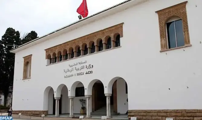 “الزنزانة 10” تشهر ورقة الاحتجاج في وجه أمزازي