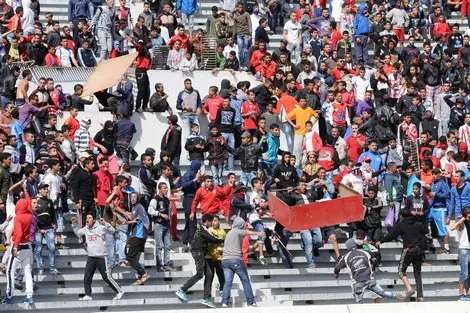شغب ومواجهات مع الأمن في مباراة الوداد ونهضة بركان