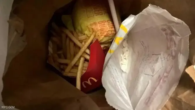 اعتقال مدير في ماكدونالدز بالجرم المشهود