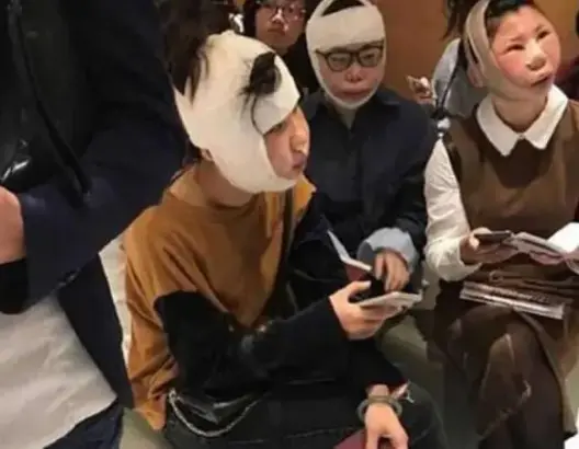 3 صينيات يقعن في ورطة بسبب عمليات التجميل