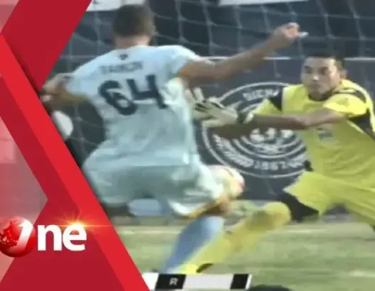 وفاة حارس مرمى في اصطدام قوي مع زميله (فيديو)