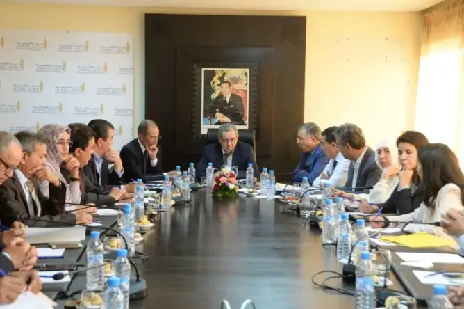السنبلة يثمن التقريع الملكي ويتشبث بالاستمرار في حكومة العثماني