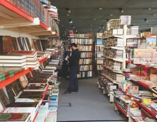 تنظيم الدورة الثامنة للمعرض الجهوي للكتاب والنشر بالداخلة