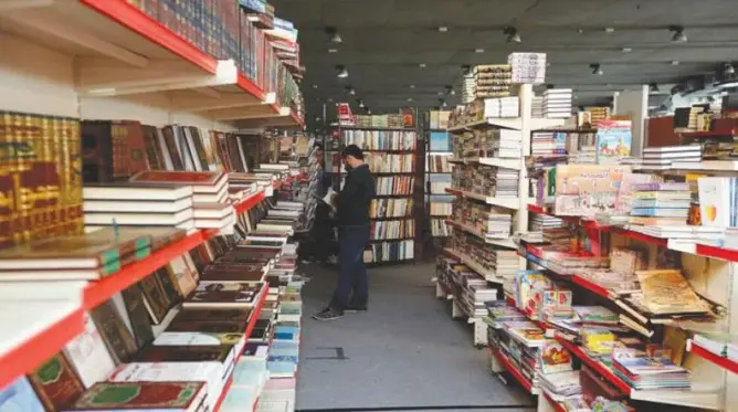 تنظيم الدورة الثامنة للمعرض الجهوي للكتاب والنشر بالداخلة