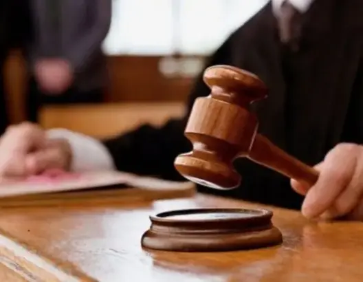 محكمة عربية تلزم مطلقة بالإنفاق على أبنائها وهم في حضانة الأب