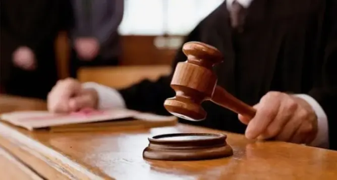 محكمة عربية تلزم مطلقة بالإنفاق على أبنائها وهم في حضانة الأب