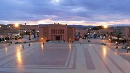 لقاء بورزازات لتدارس السبل الكفيلة بتحقيق إقلاع تنموي بالإقليم