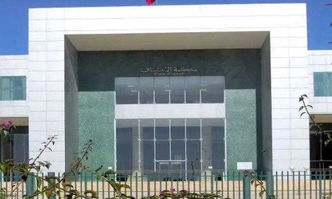 استئنافية أكادير تبرئ عضوا بـ”الأحرار” من تهمة “السمسرة” في أحكام القضاء