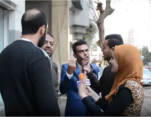 شاهد مشادات كلامية عنيفة بين اهلاوي مع زملكاوي بيشجع الوداد المغربي