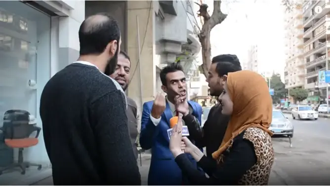 شاهد مشادات كلامية عنيفة بين اهلاوي مع زملكاوي بيشجع الوداد المغربي