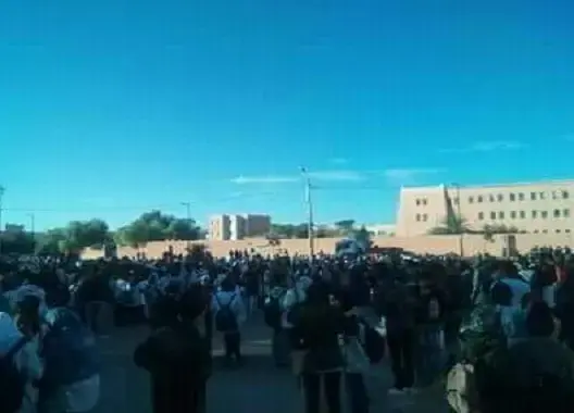إضراب عام بالمؤسسات التعليمية بورزازات تضامنا مع الأستاذ المعنّف