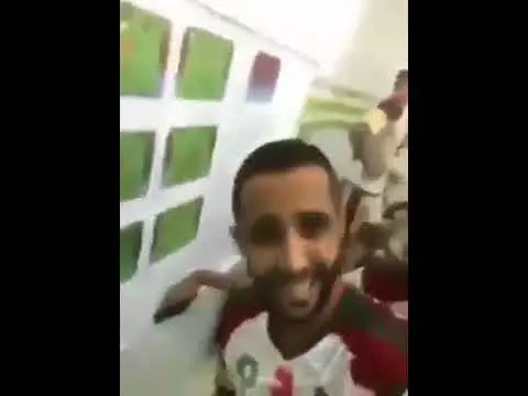 فرحة عارمة للاعبي المنتخب في مستودع الملابس بعد التأهل لمونديال روسيا 2018