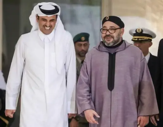 قطريون يطلقون هاشتاغ “كاسر الحصار” احتفاء بزيارة ملك المغرب