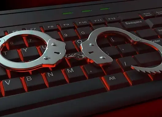 الاستئناف تقلب حكم ابتدائية أزيلال وتدين مدير صفحة فايسبوكية بـ8 أشهر وغرامة مالية