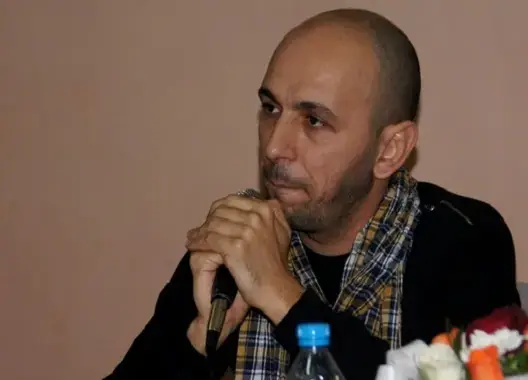 أديب مغربي يستعين بالقراء على “فيسبوك” لتحديد مصير أبطال روايته