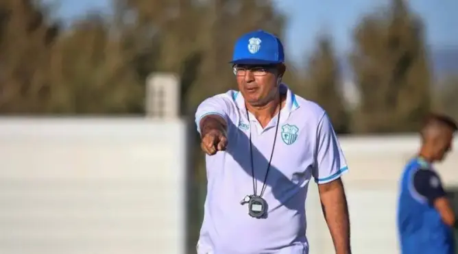 اتحاد طنجة يقيل الزاكي بعد أربعة أشهر من التعاقد معه