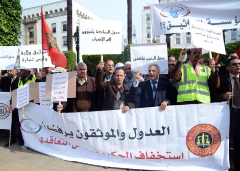 اعتقال عدُول يدفع زملاءهم للإضراب .. واتهامات لـ”مافيا التزوير”