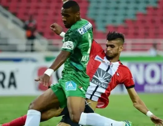 الرجاء يقترب من حسم صفقة لاعب عربي ومهاجم افريقي