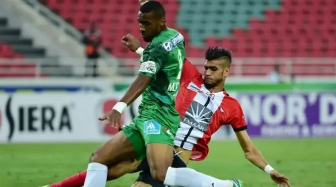 الرجاء يقترب من حسم صفقة لاعب عربي ومهاجم افريقي