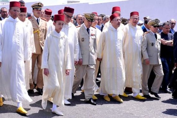 مولاي الحسن يتقدم مؤدي صلاة الاستسقاء بحضور التوفيق