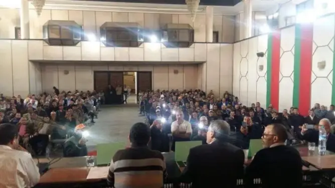 مهنيو سيارات الأجرة بالقنيطرة يسطرون برنامجهم الاحتجاجي
