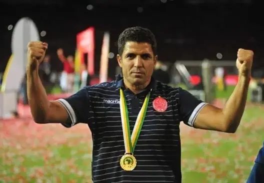 هل عاقب عموتة مدرب حراس المنتخب الرديف بسبب الفتح الرباطي؟