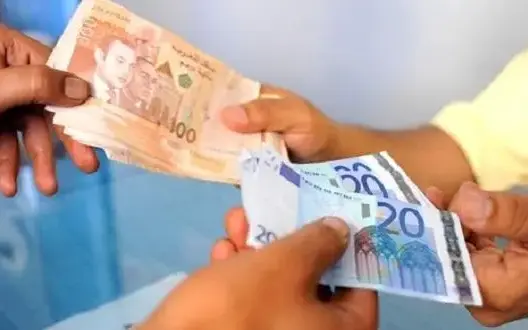 ترويج عملة مزيفة يقود إلى توقيف شخص بساحة “جامع الفنا”