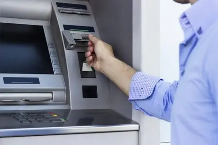 تعطل خدمات الشبابيك الأوتوماتيكية للأبناك بتارودانت يغضب زبنائها