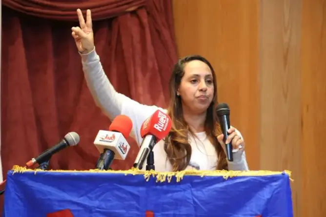 زوجة المهدوي: حميد وجهت له تهم خرافية .. ويحاسبونه على مواقفه