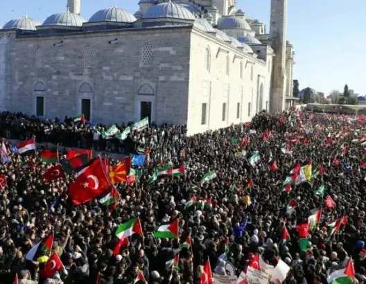 عشرات آلاف الأتراك يخرجون في 39 مظاهرة باسطنبول دعما للقدس (صور)