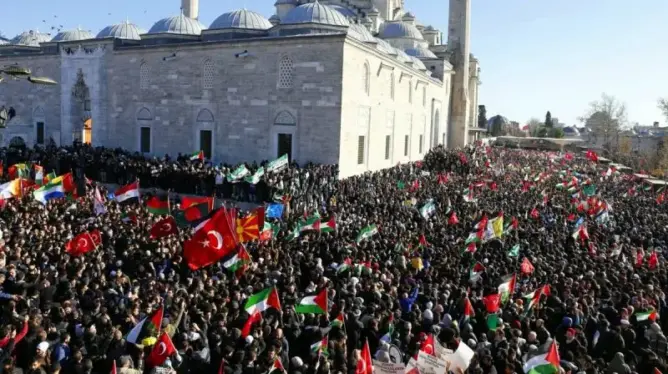 عشرات آلاف الأتراك يخرجون في 39 مظاهرة باسطنبول دعما للقدس (صور)