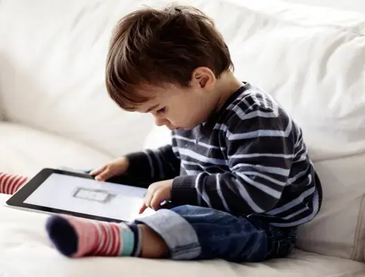 صبي يهرب من خاطفيه بعد احتجازه 8 أعوام