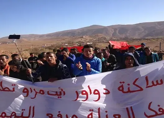 مسيرة احتجاجية لدواوير “أيت مراو” بتنغير للمطالبة بفك العزلة (صور)