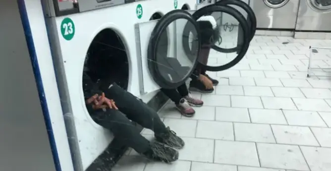 صادم.. مراهقون مغاربة ينامون داخل آلات غسيل بباريس (صورة)