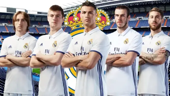 تزامنا مع “رأس السنة”.. نجوم ريال مدريد يتجولون بمراكش (صور)