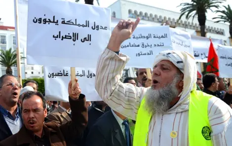 العدول يطالبون بالتراجع عن استبدالهم بموظفين مدنيين بقنصليات المغرب