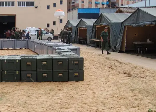 وسط شكوى من غياب الأطباء.. القوات الأمريكية تنظم قافلة بطاطا
