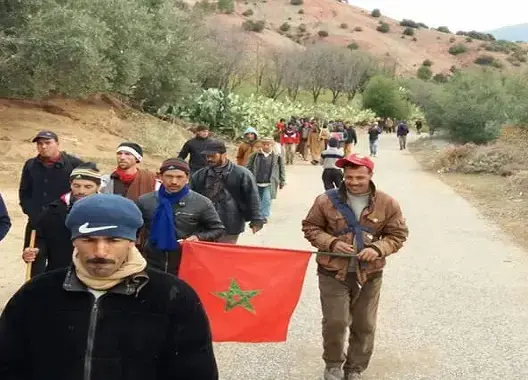 سلطات خنيفرة تمنع مسيرة على الأقدام لدواوير تطالب بفك العزلة (صور)