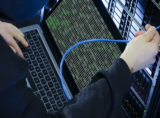 6 أساليب يستخدمها المحتالون لخداعك على الإنترنت ومنها العاطفة!