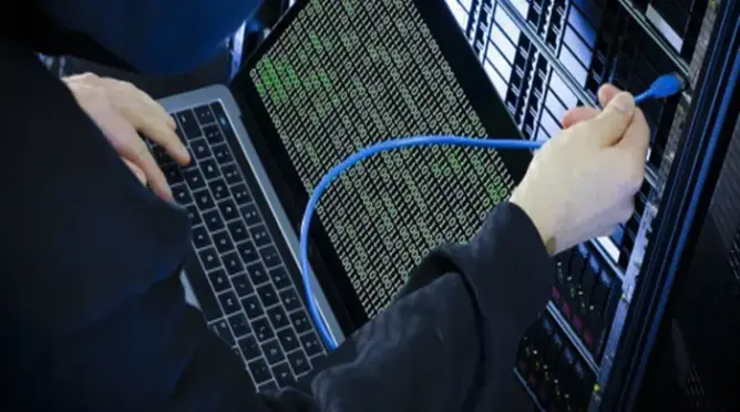 6 أساليب يستخدمها المحتالون لخداعك على الإنترنت ومنها العاطفة!