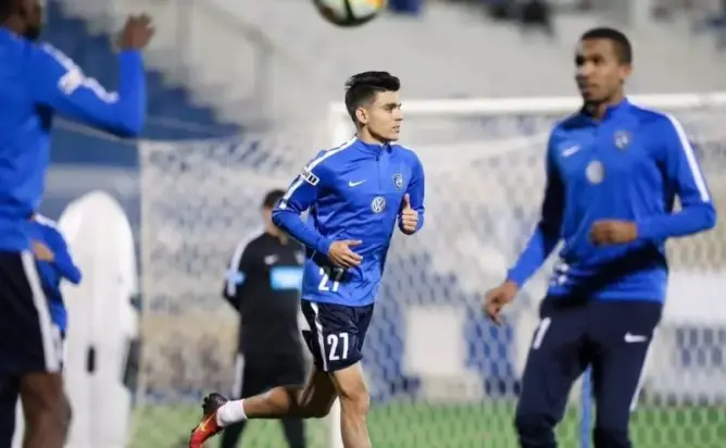 الزمالك يُفرمل عروض الأندية المغربية لأشرف بنشرقي