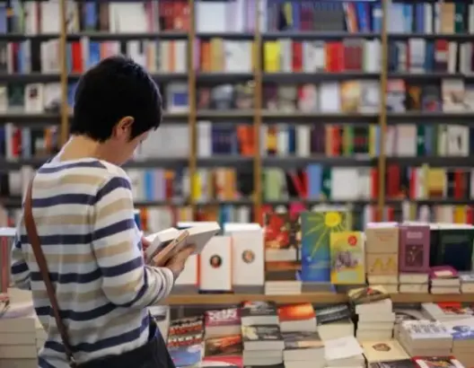 تضم في عضويتها ناقدا مغربيا.. إعلان جائزة القصة القصيرة بالكويت