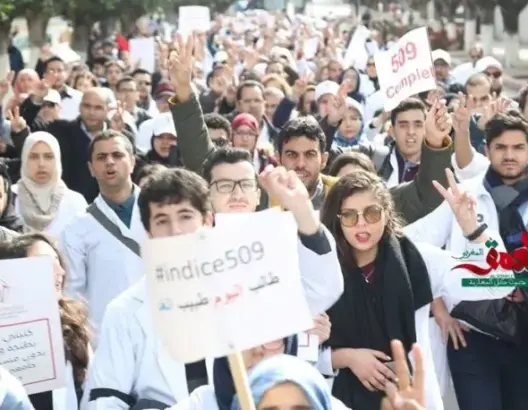 الأطباء يشلون مستشفيات المملكة وسط “تفاؤل حذر” بشأن خطة الوزير
