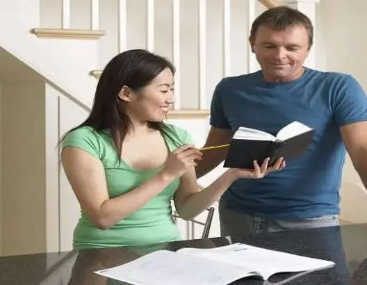 دراسة جديدة تكشف فائدة غير متوقعة للتحدث بلغة ثانية