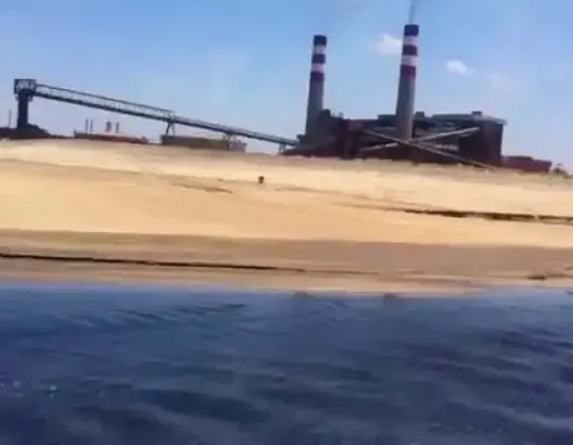 مواد مشبوهة على شاطئ المحمدية.. ولجنة وزارية تحل بعين المكان