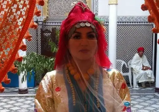 سناء عكرود تشارك أجواء احتفالها بعيد الأضحى مع جيرانها الأجانب