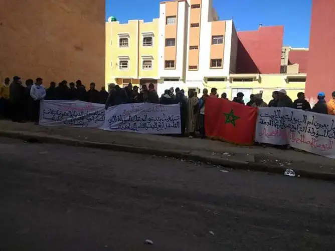 الحرمان من رخص البناء يخرج ساكنة جماعة أم الربيع للإحتجاج
