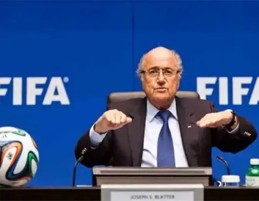 بلاتر يهاجم مسؤولي “الفيفا” ويدافع عن الملف المغربي