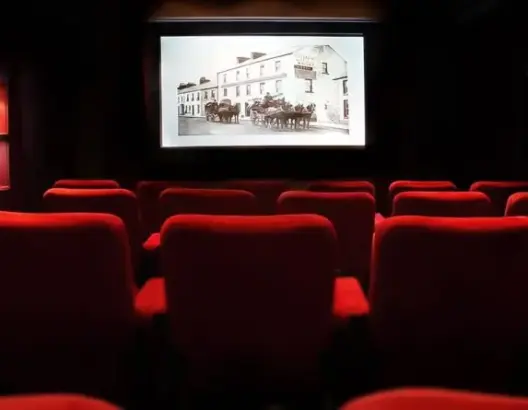 “جلاس” يتصدر إيرادات السينما الأمريكية للأسبوع الثاني